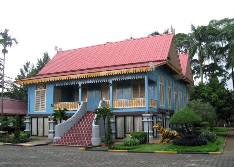 Rumah Adat Riau - Lipat Kajang