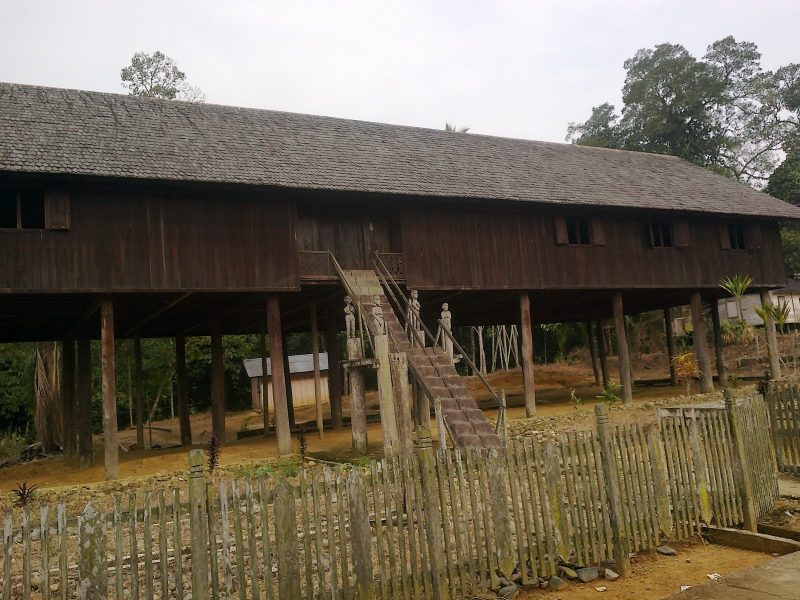 Rumah Adat Kalimantan Tengah -Betang Damang Batu