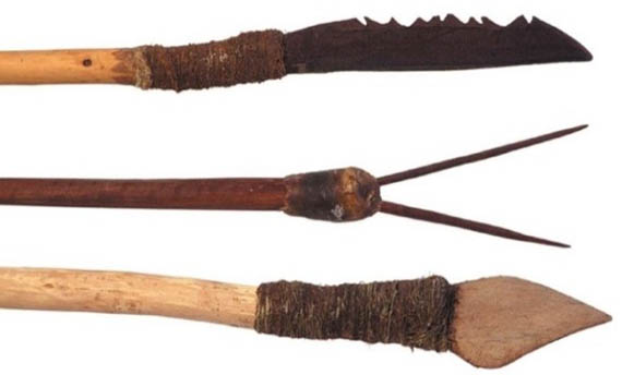 Tombak senjata tradisional orang Papua
