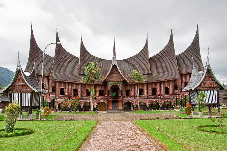 Rumah adat Padang Sumatera Barat 